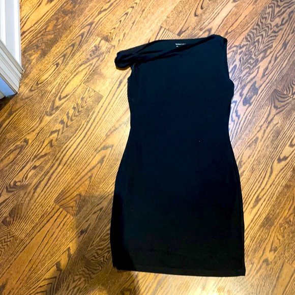 The group babaton gabbard dress for aritizia .   Size small - Picture 3 of 8